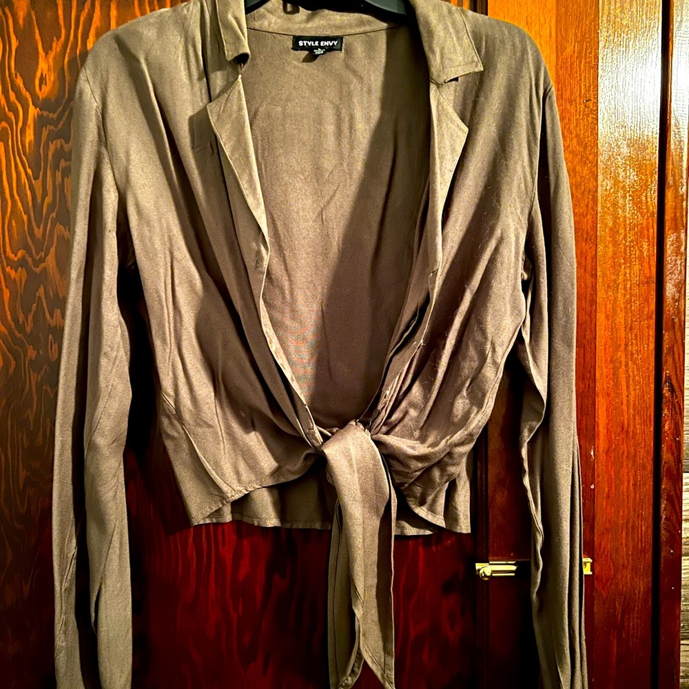 Style envy shirt size L never worn,